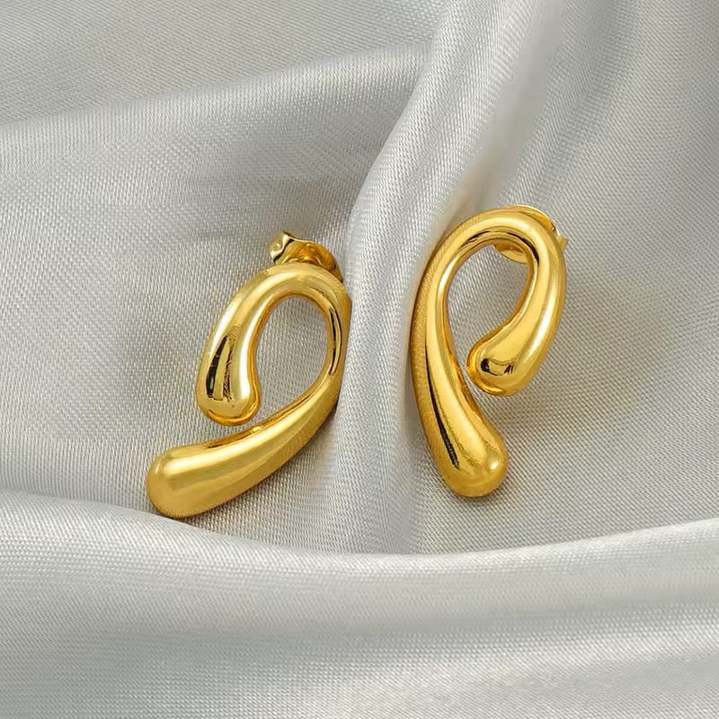 Sculptured Design Gold Earrings