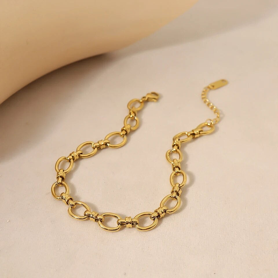 Oval Link Chain Bracelet in 14K Gold Plating