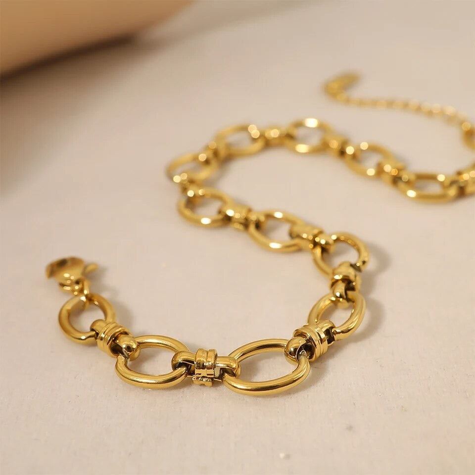 Oval Link Chain Bracelet in 14K Gold Plating