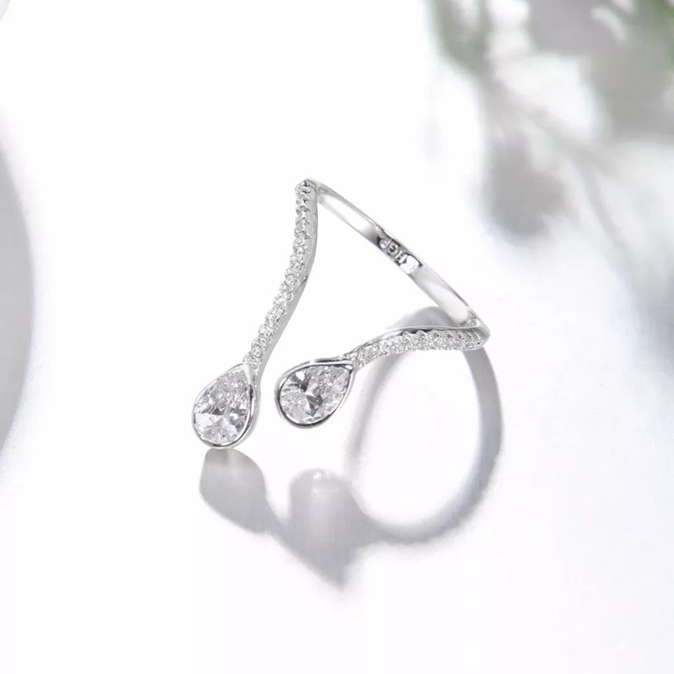 Wrap Ring in Teardrop-Cut Cubic Zircania