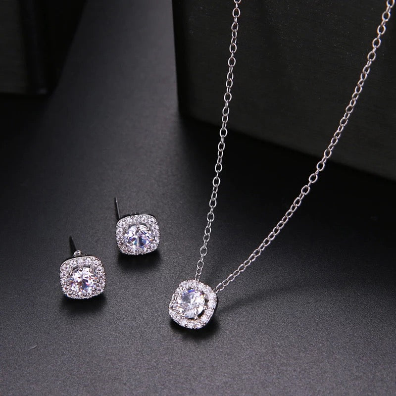 Necklace and Stud Earrings Set