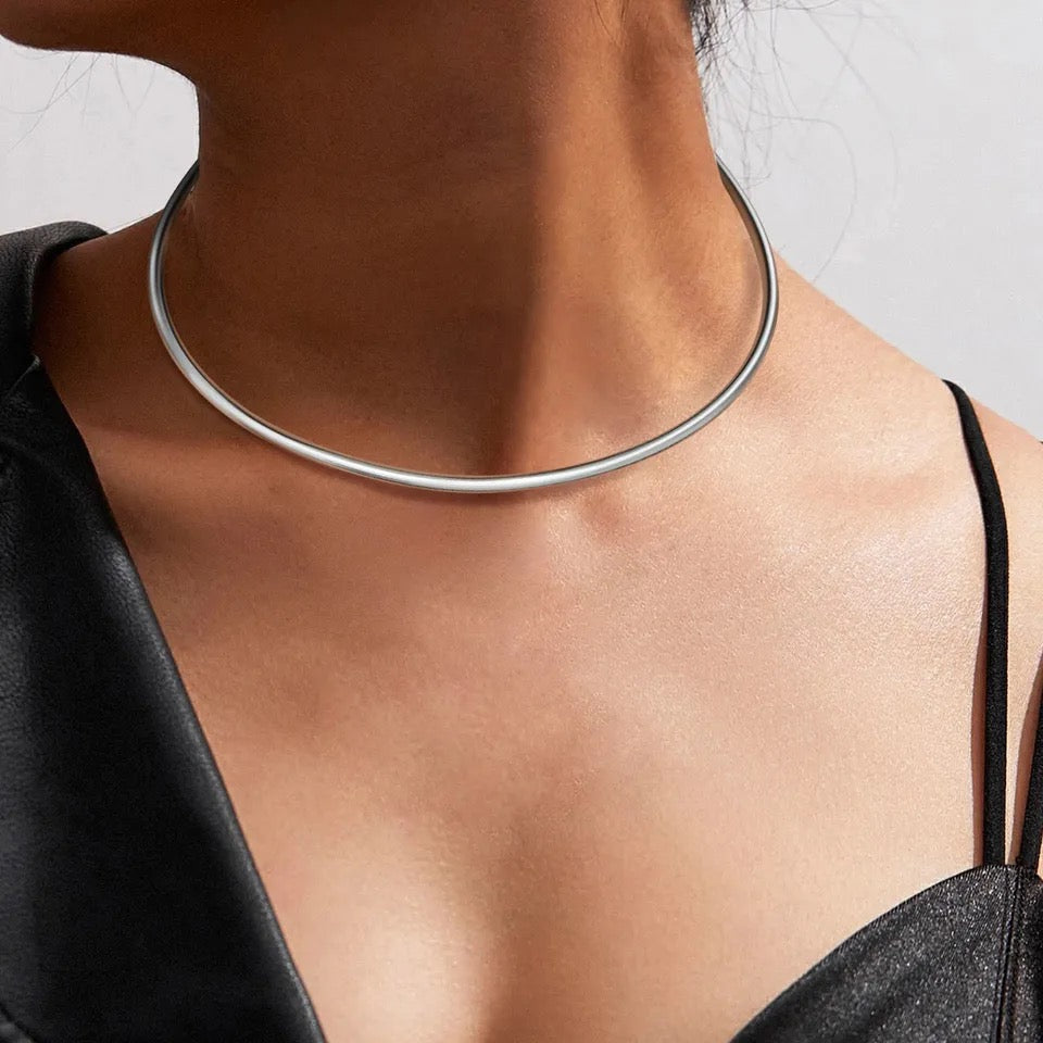 Solid Flat Choker Collar in Silver