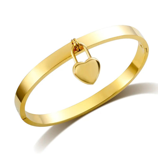 Dangling Heart Charm Bangle