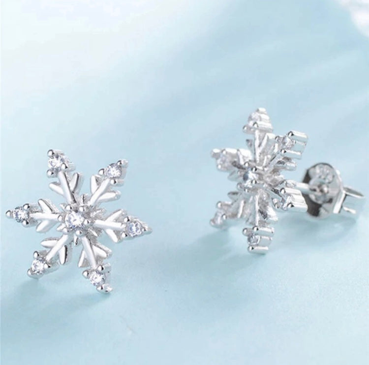 ZARD Snowflake Stud Earrings