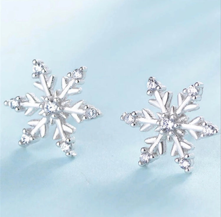 ZARD Snowflake Stud Earrings