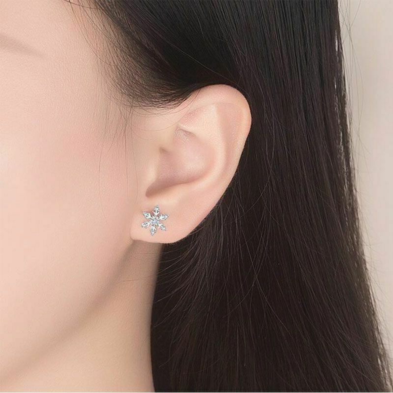 ZARD Snowflake Stud Earrings